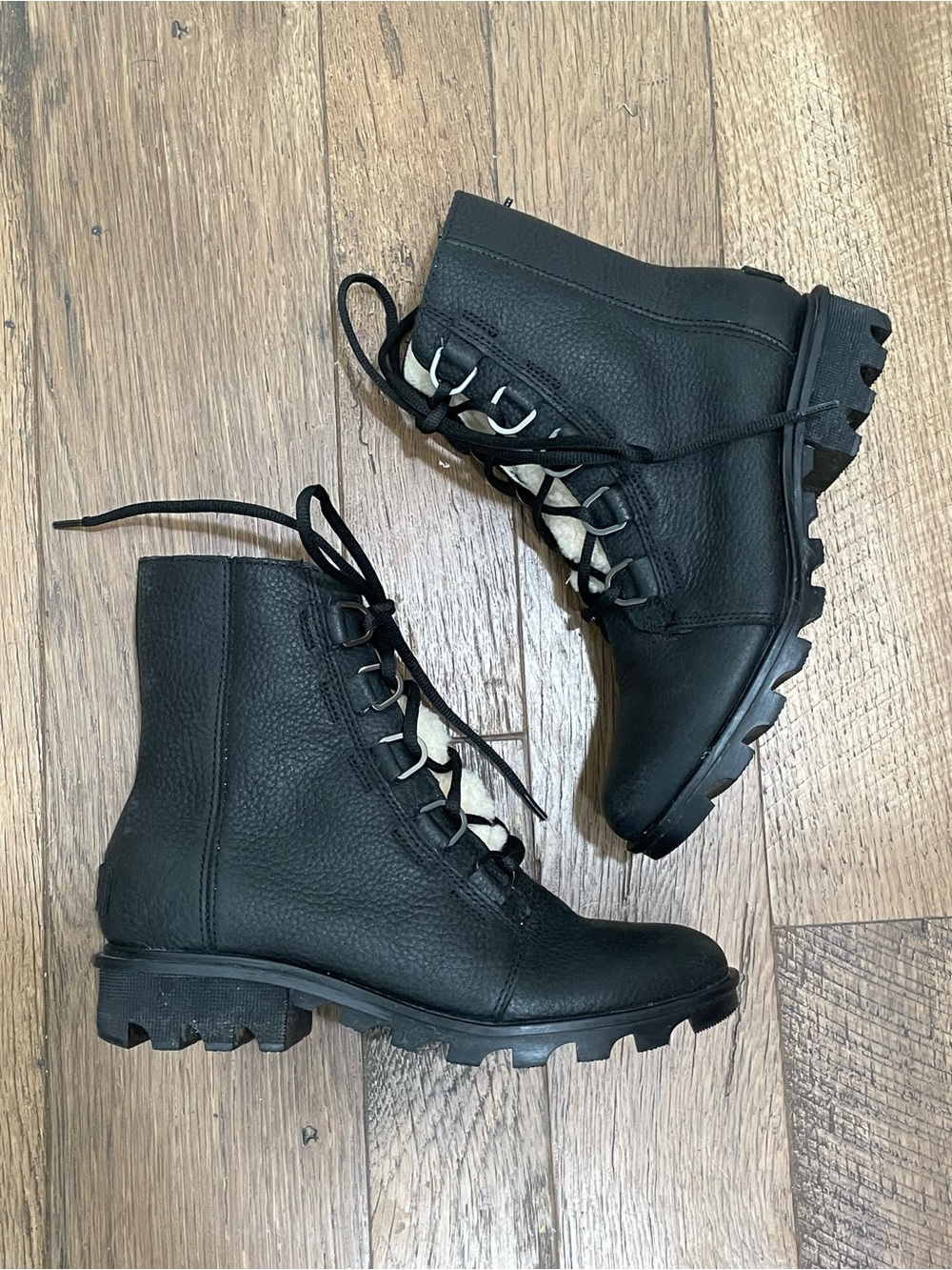 Sorel leather winter boots Wm 6.5